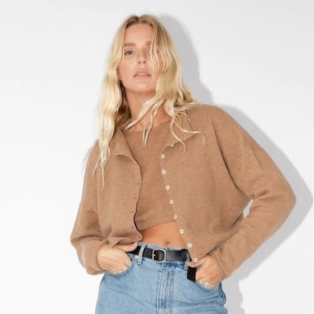 JAMES STREET CO. Peri Shrunken Cardigan in Sand, S